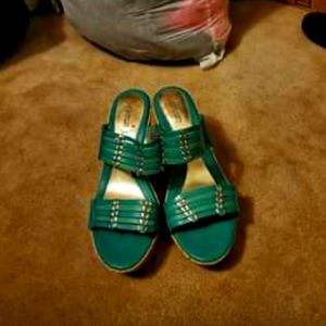 Woman's shoes